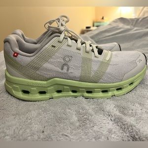 On Cloud women's Cloudgo sz 8.5